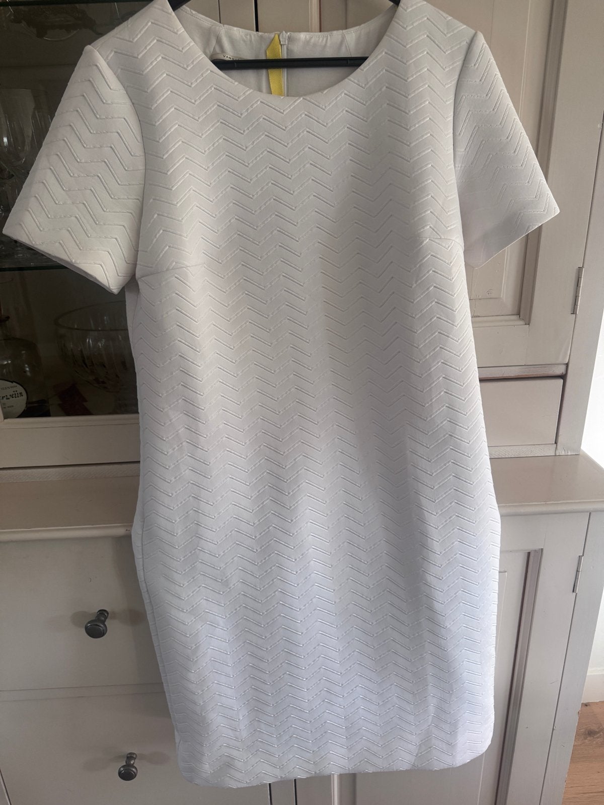 Vanilia Witte Jurk met Zigzag Patroon - Maat 38, Kleding | Dames, Jurken, Maat 38/40 (M), Wit, Ophalen of Verzenden, Zo goed als nieuw