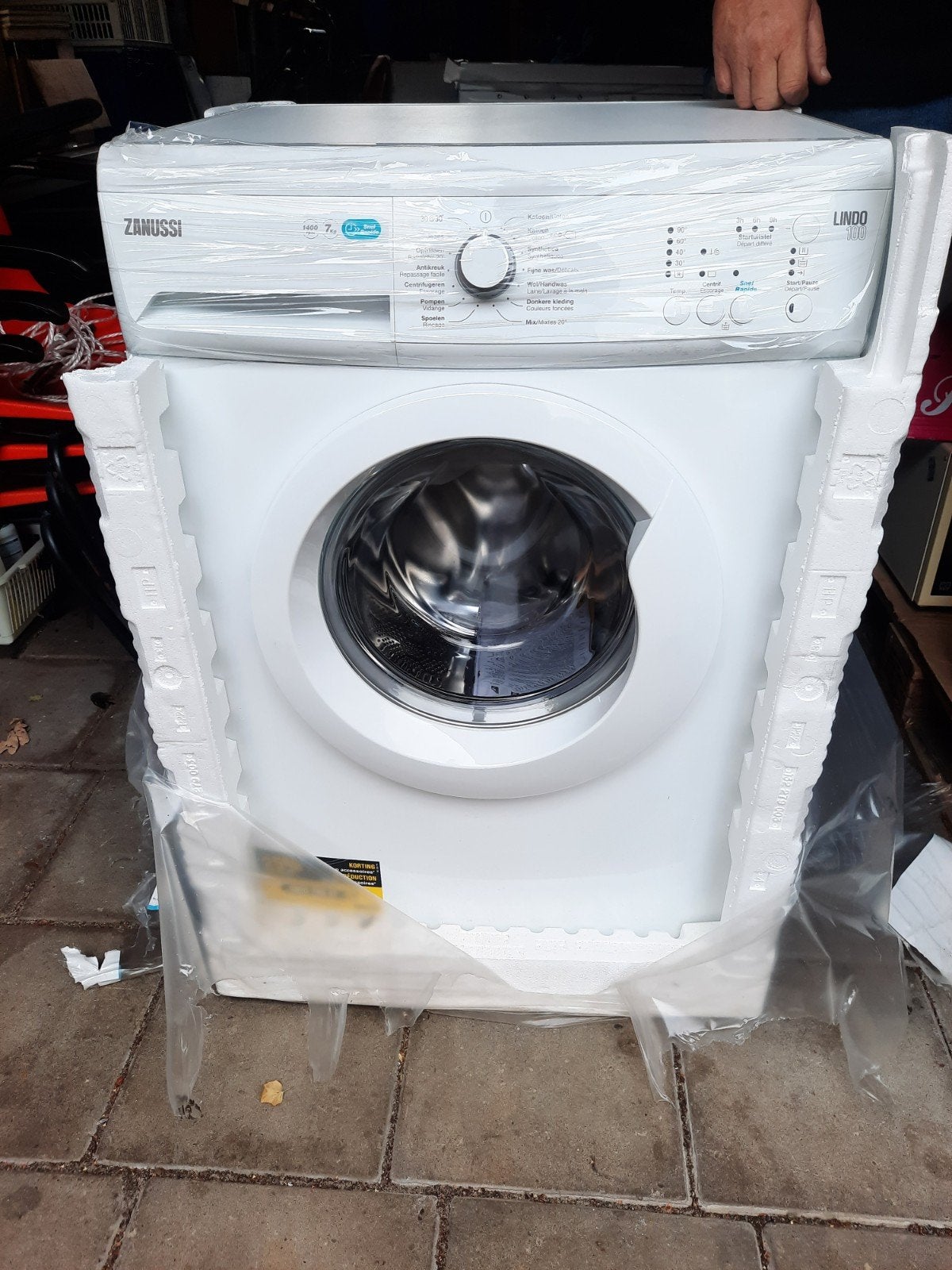 Nieuwe Zanussi 7 kg wasmachine, Ophalen, Voorlader, 85 tot 90 cm, 1200 tot 1600 toeren