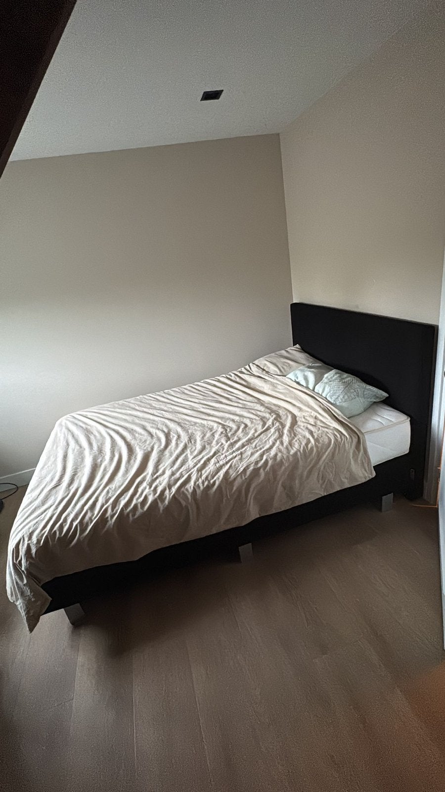Boxspring met matras en hoofdbord