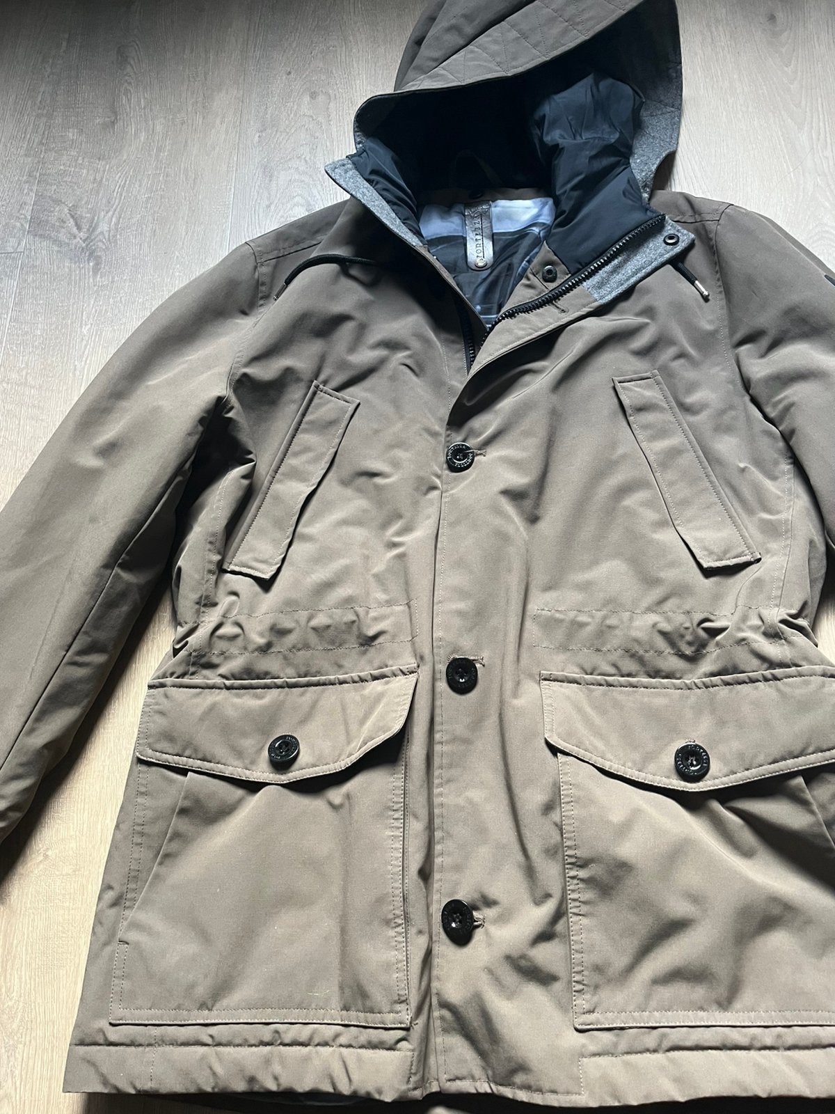 Fortezza parka in khaki met capuchon in maat 54., Ophalen of Verzenden, Gedragen, Maat 52/54 (L), Groen