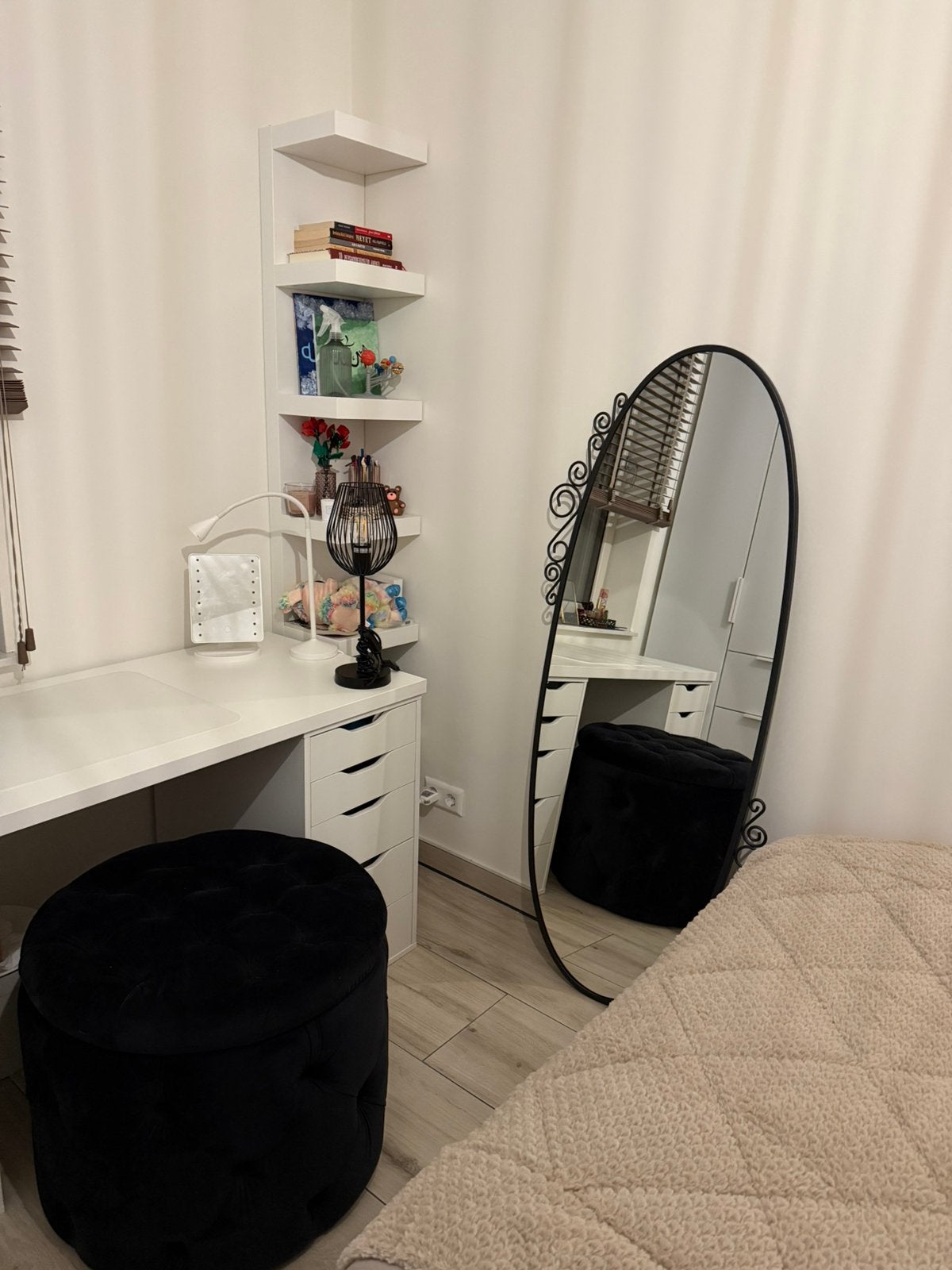 IKEA EKNE grote staande spiegel zwart, Huis en Inrichting, Ophalen, Minder dan 50 cm, Zo goed als nieuw, 150 tot 200 cm
