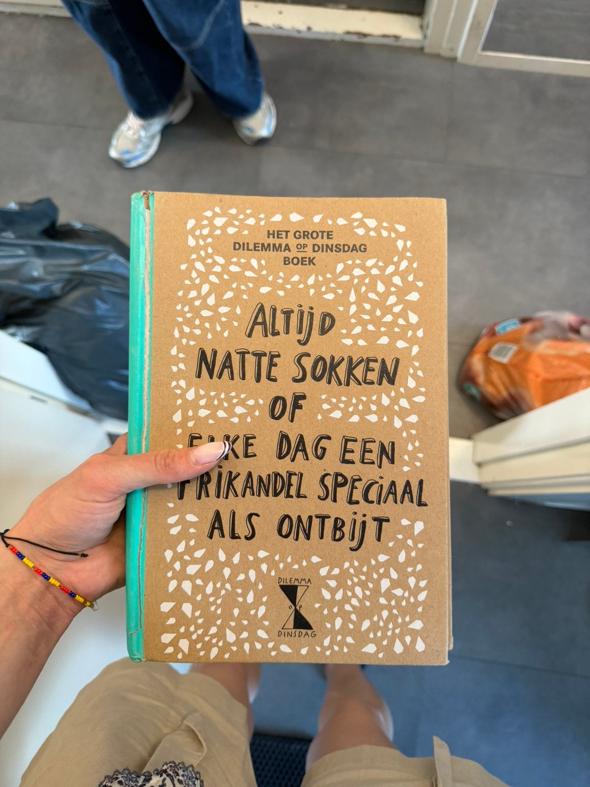 Dilemma boek gebruikt, Huis en Inrichting, Ophalen, Zo goed als nieuw