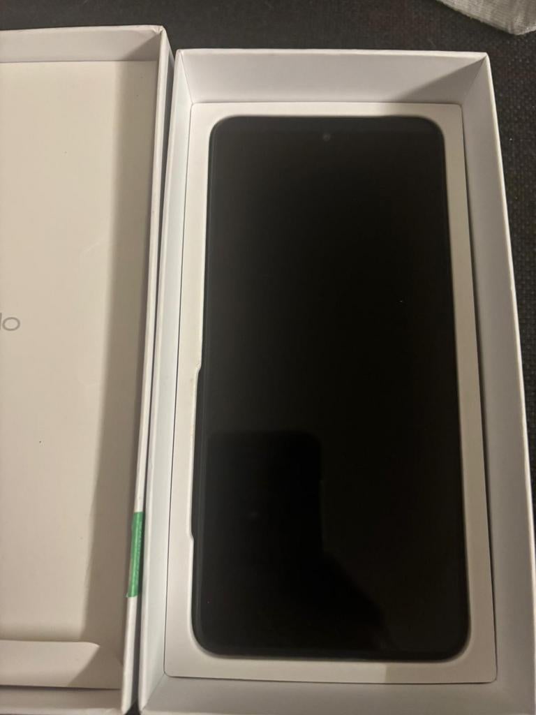 Nieuwstaat Oppo a60 batterij 100 procent gaat lang mee, 128 GB, Ophalen of Verzenden, Zo goed als nieuw, Zwart