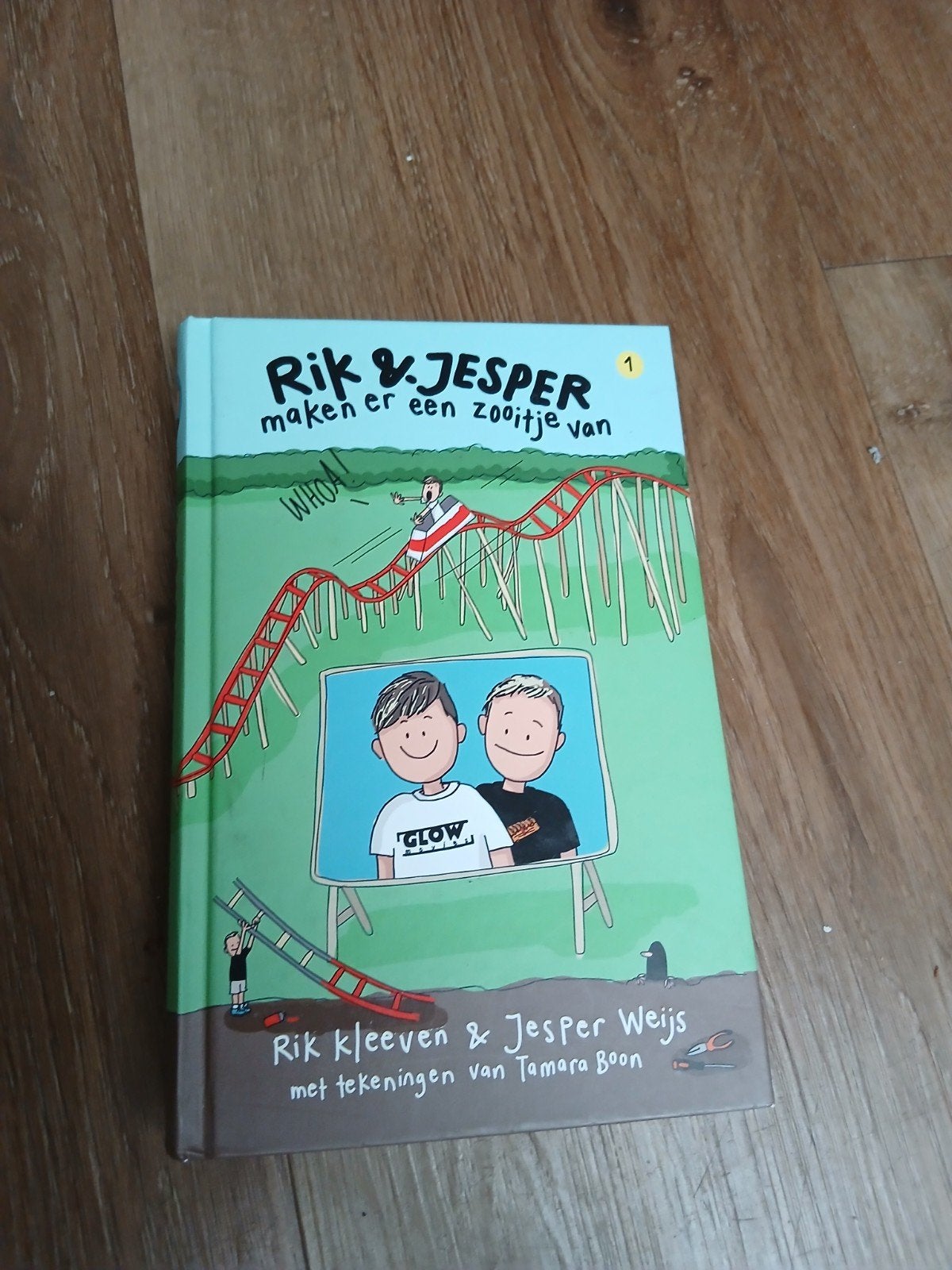 rik en jesper lees boek, Ophalen, Zo goed als nieuw