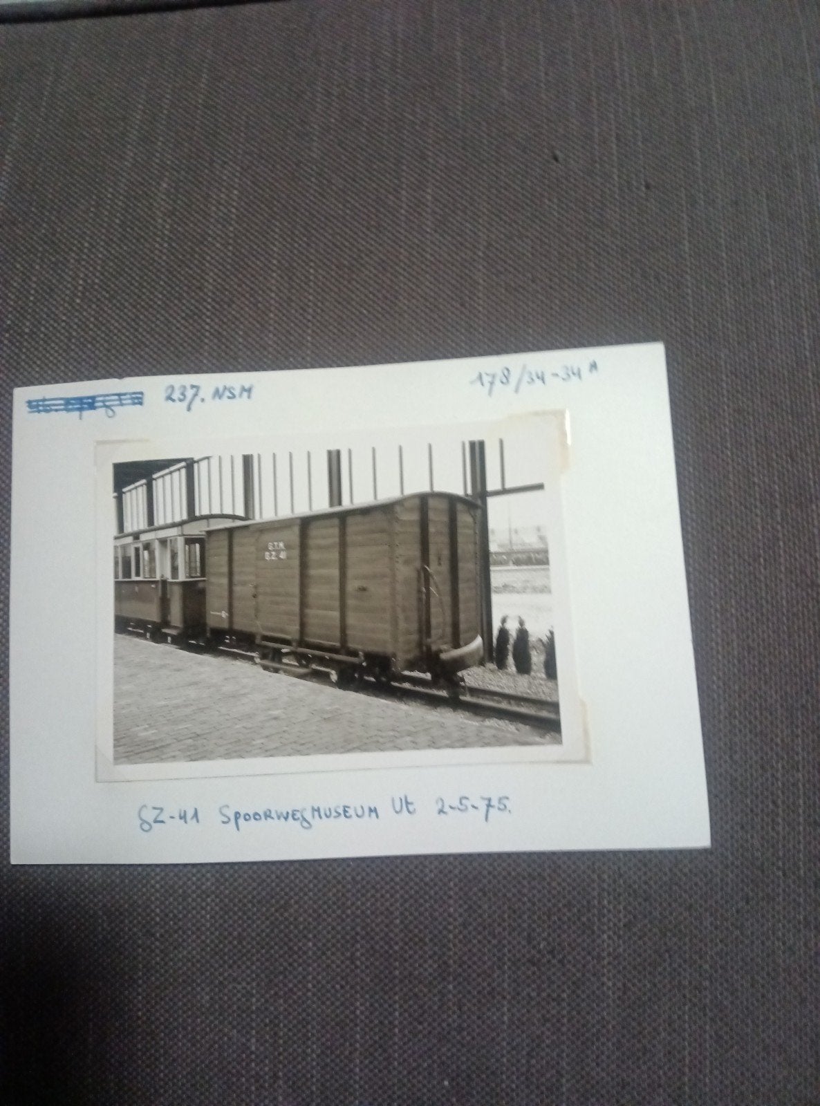 foto Spoorwegmuseum Utrecht 1975, Ophalen of Verzenden, Gebruikt, Trein, Kaart of Prent