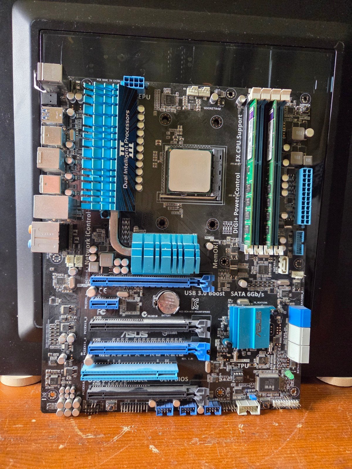 ASUS M5A99FX PRO R2.0 Moederbord + CPU + RAM (AM3+), Gebruikt, AM3+, DDR3, Ophalen of Verzenden