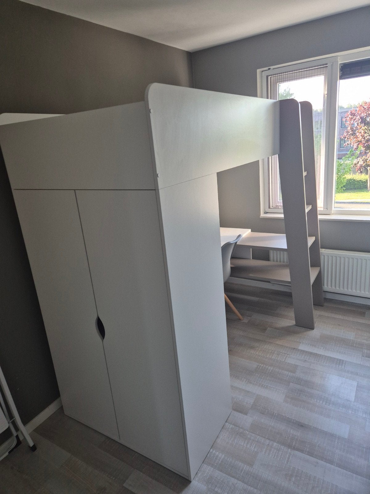 Hoogslaper met bureau en kledingkast - Grijs, Gebruikt, Eenpersoons, Ophalen of Verzenden, 200 cm