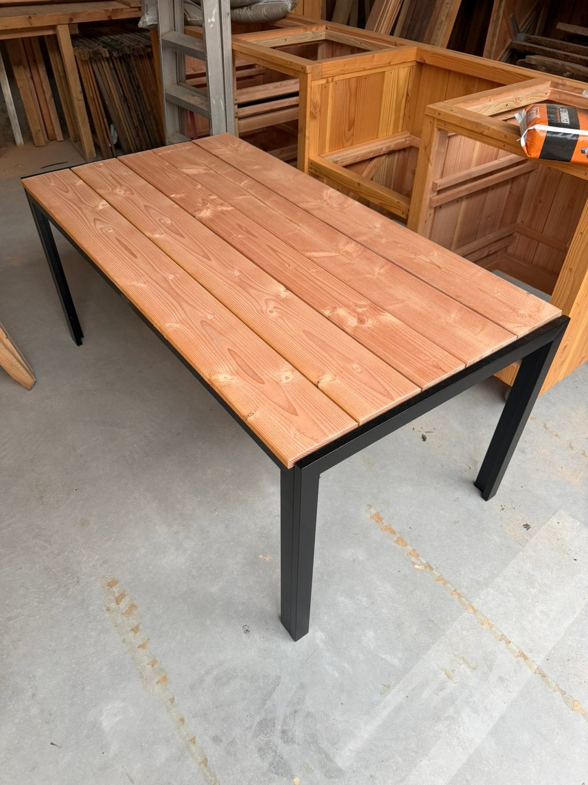 Tuintafel - Aluminium frame - Douglas blad, Ophalen, Zo goed als nieuw, Rechthoekig, Aluminium