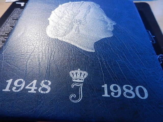 muntenmap 1948 1980  met alle munten maar geen, Postzegels en Munten, Munten | Nederland, Ophalen of Verzenden, Koningin Juliana