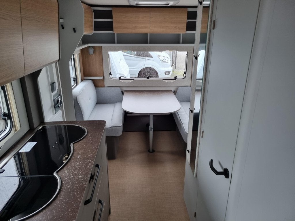 Bürstner B66 490 TL - Enkele bedden -, Standaardzit, Bedrijf, Bürstner, Schokbreker