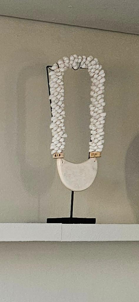 Grote ketting op standaard, 20 cm, Ophalen of Verzenden, Zo goed als nieuw, Wit