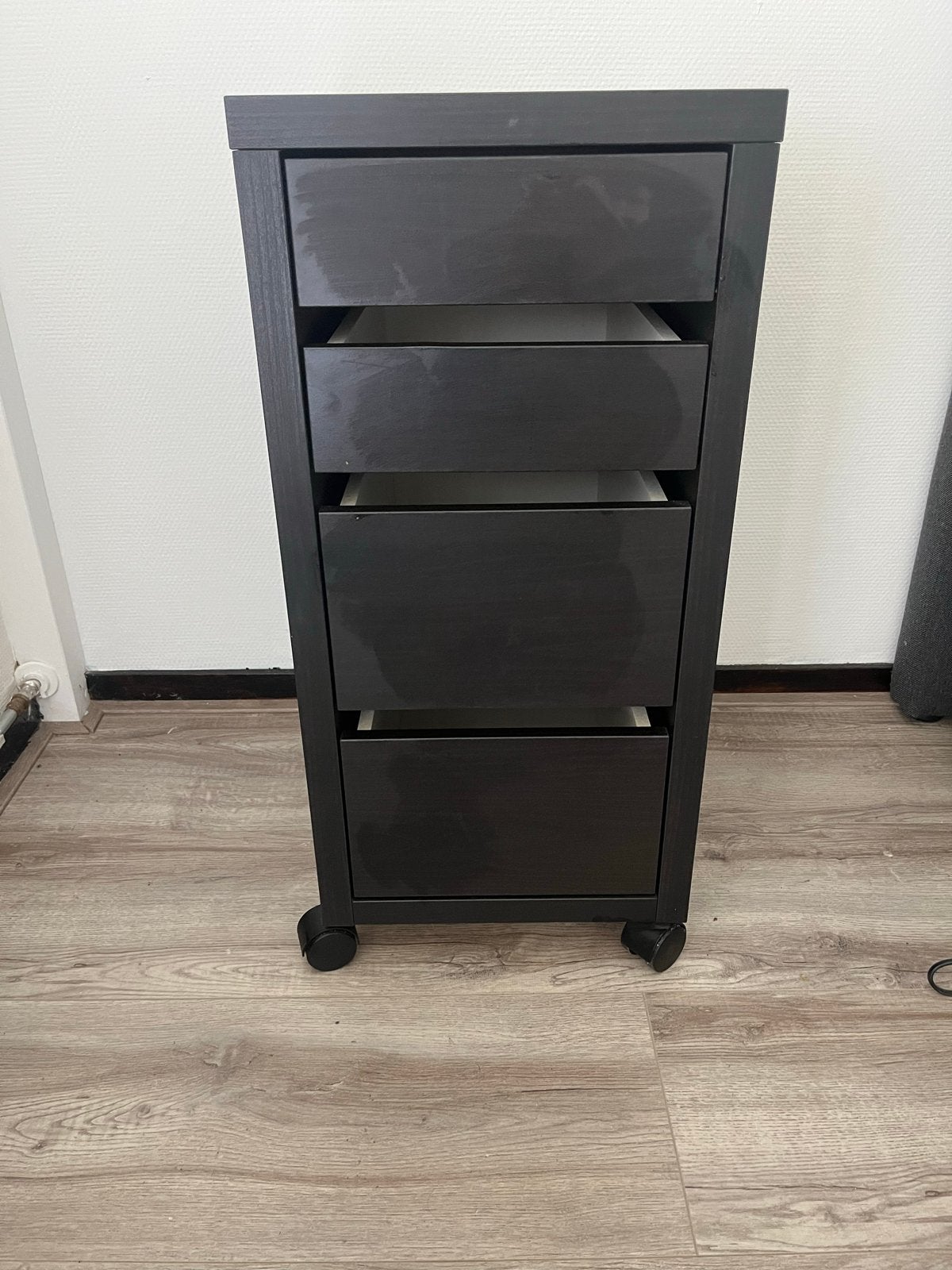 Zwarte ladekast op wieltjes met 4 laden, Ophalen, Minder dan 50 cm, Gebruikt, 3 of 4 laden