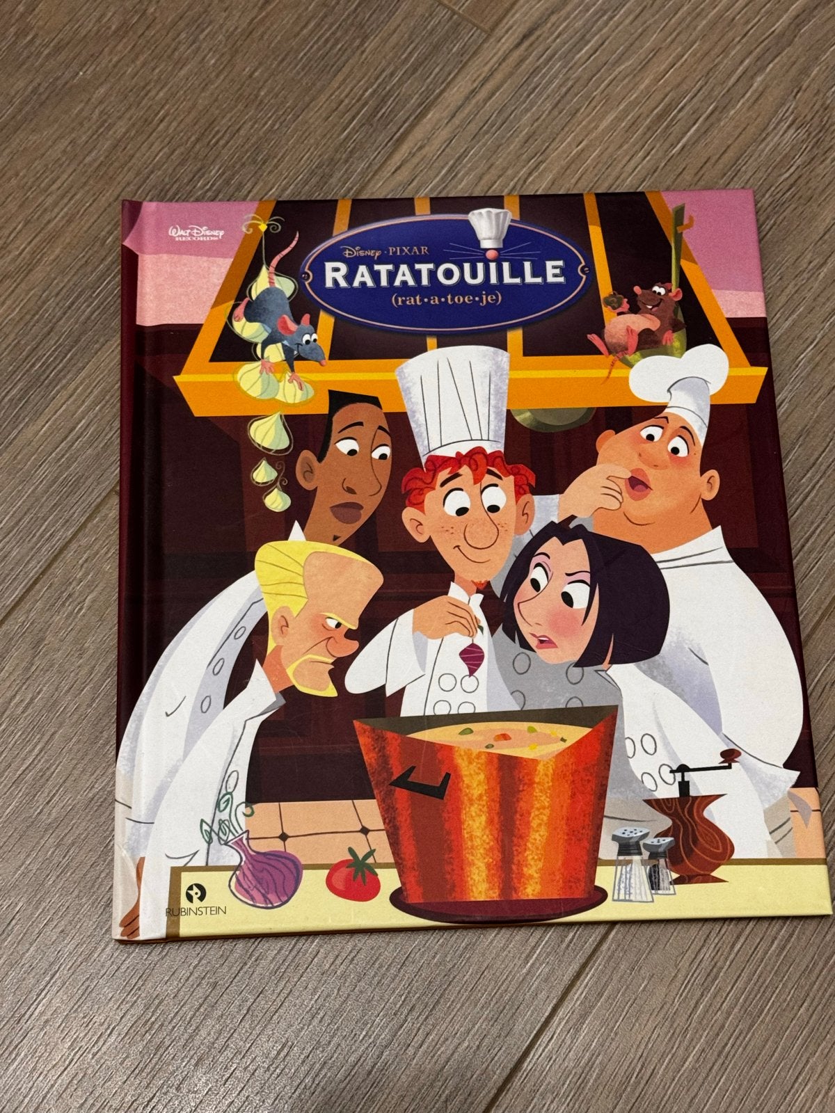 Disney Pixar Ratatouille Boek met CD (rat-a-toe-je), Ophalen of Verzenden, Zo goed als nieuw, Sprookjes