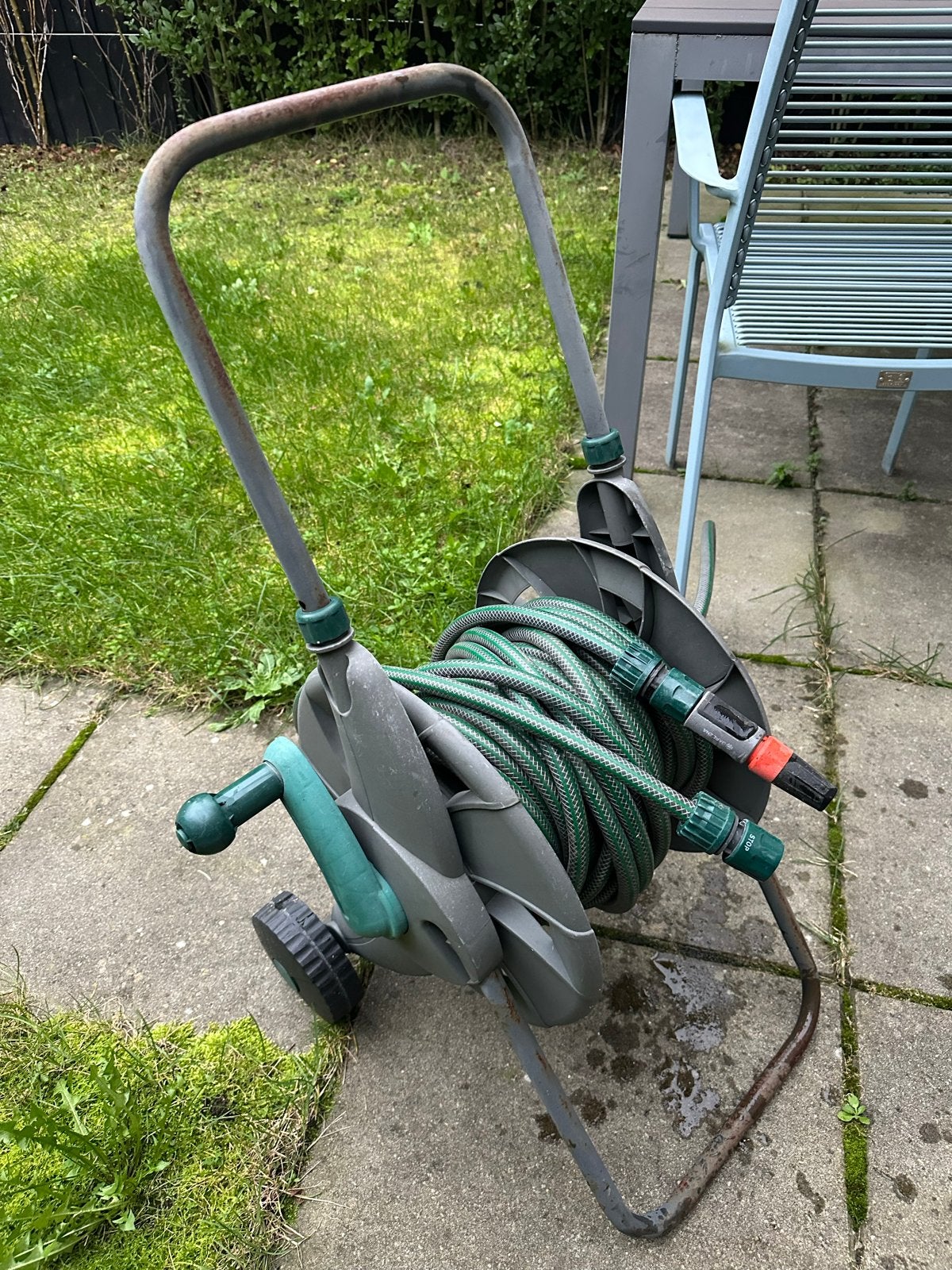 Tuinslang met haspel en Gardena zwenksproeier, Ophalen, Gebruikt, Zwenksproeier