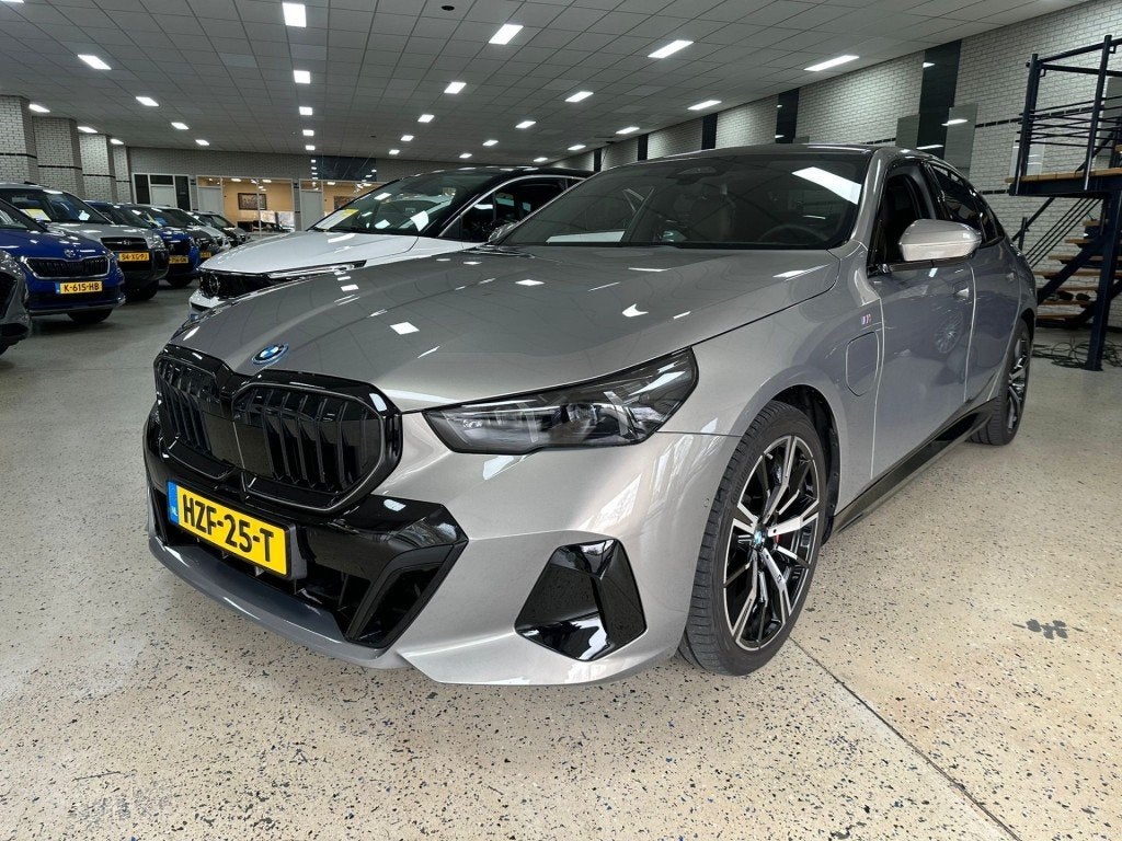 Bmw 5-SERIE 530e M Sport Panorama Dak Navigatie Multimedia N, Auto's, Automaat, 1998 cc, Huisgarantie, 4 cilinders
