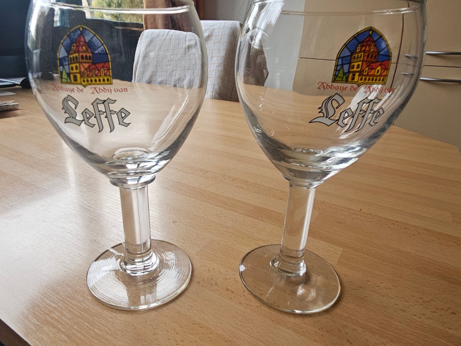 2 Leffe bierglazen - Zo goed als nieuw, Verzamelen, Ophalen of Verzenden, Zo goed als nieuw, Bierglas