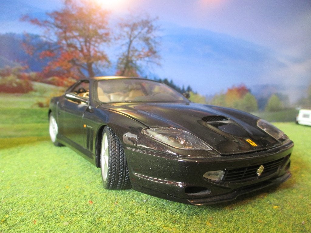 1/18 Ferrari F550 Maranello - Bburago zwart, Ophalen of Verzenden, Gebruikt, Auto, Maisto