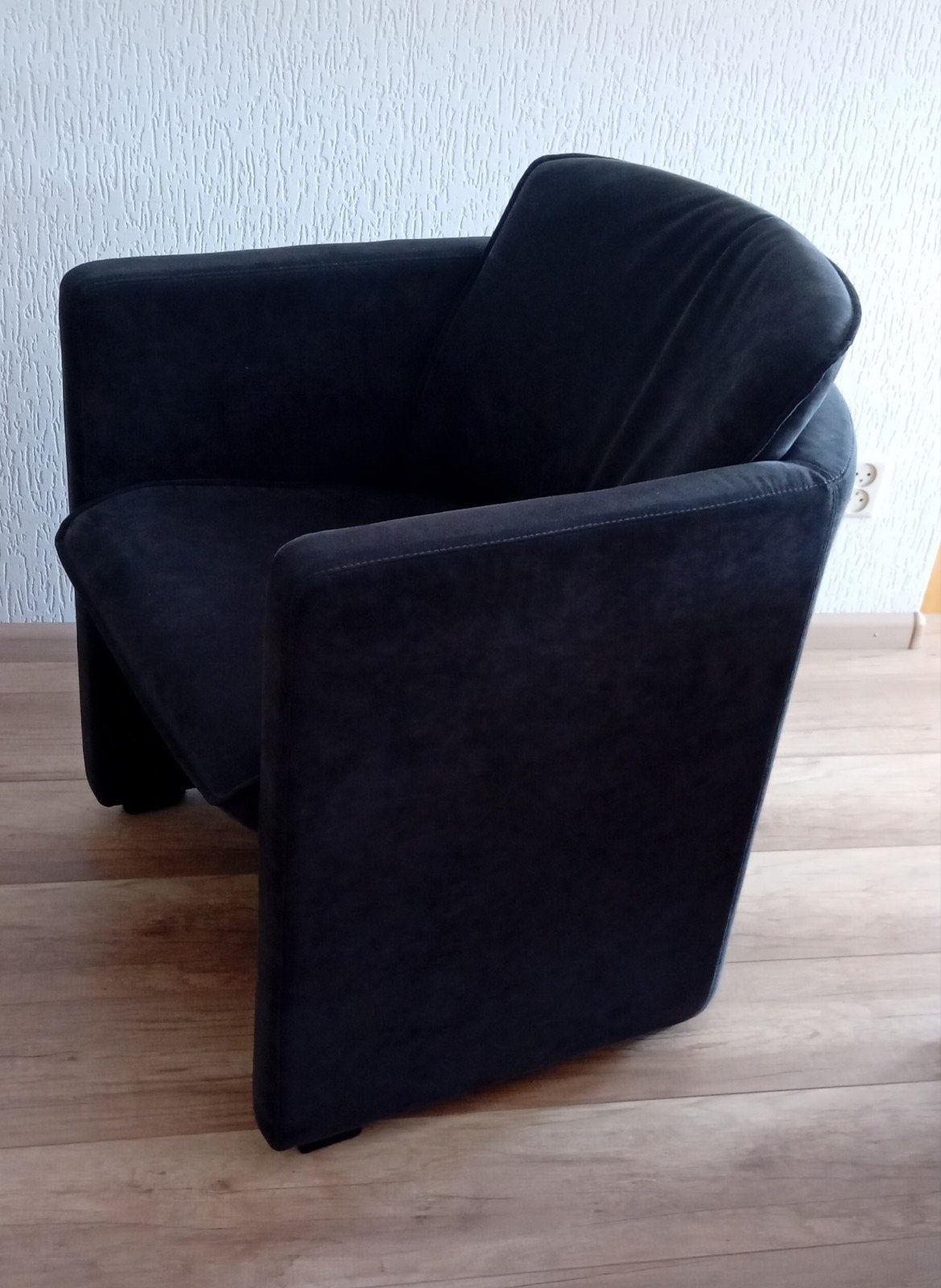 Leolux Saga 3 fauteuil, antraciet A642, alcantera stof, Huis en Inrichting, Ophalen, Minder dan 75 cm, Zo goed als nieuw, Stof