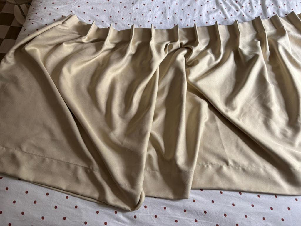 Kort gordijn voor dakkapel 93 bij 2.90 breed met plooien., Beige, Zo goed als nieuw, Minder dan 100 cm, 50 tot 100 cm
