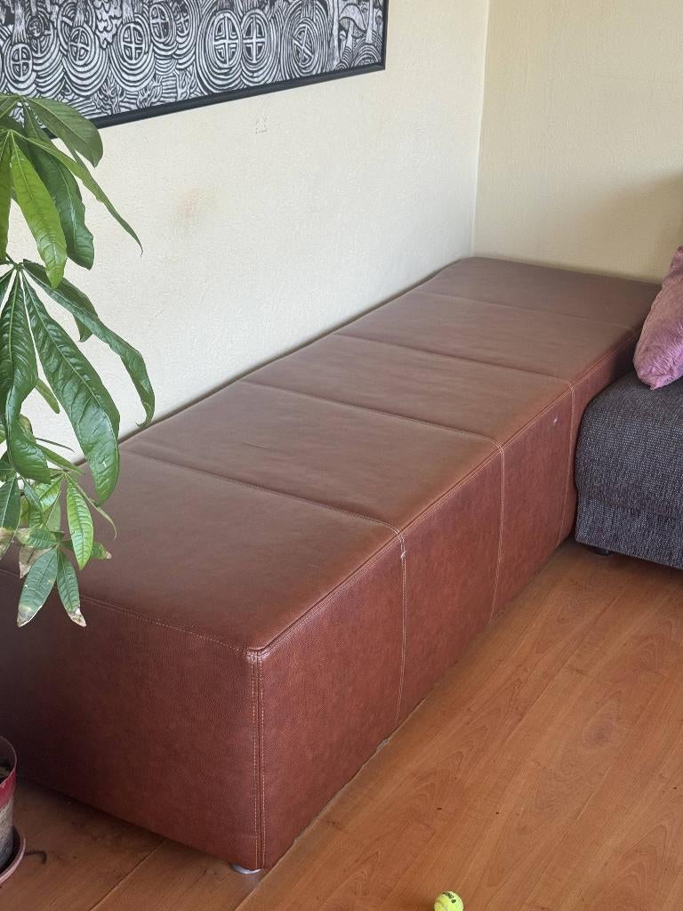 Strakke Bruine Leren Poef / Hocker / Bankje (Cognac kleur), Ophalen, Gebruikt, 125 cm of meer, Metaal
