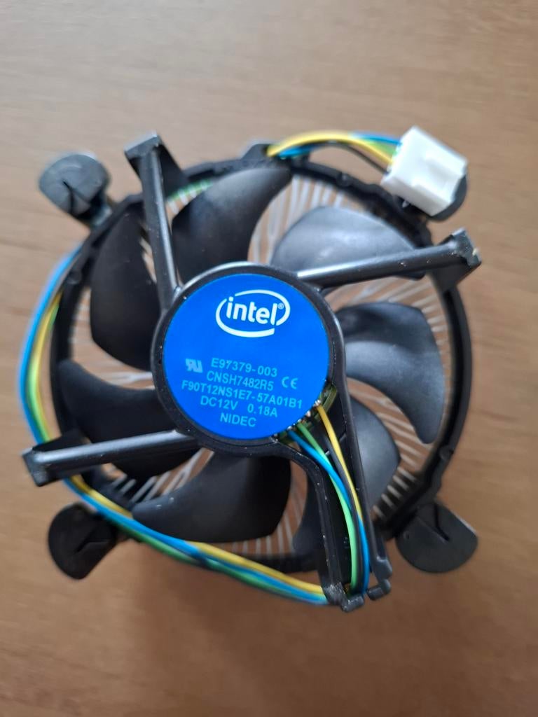 Intel CPU koeler, Computers en Software, Ophalen of Verzenden, Nieuw, Luchtkoeling