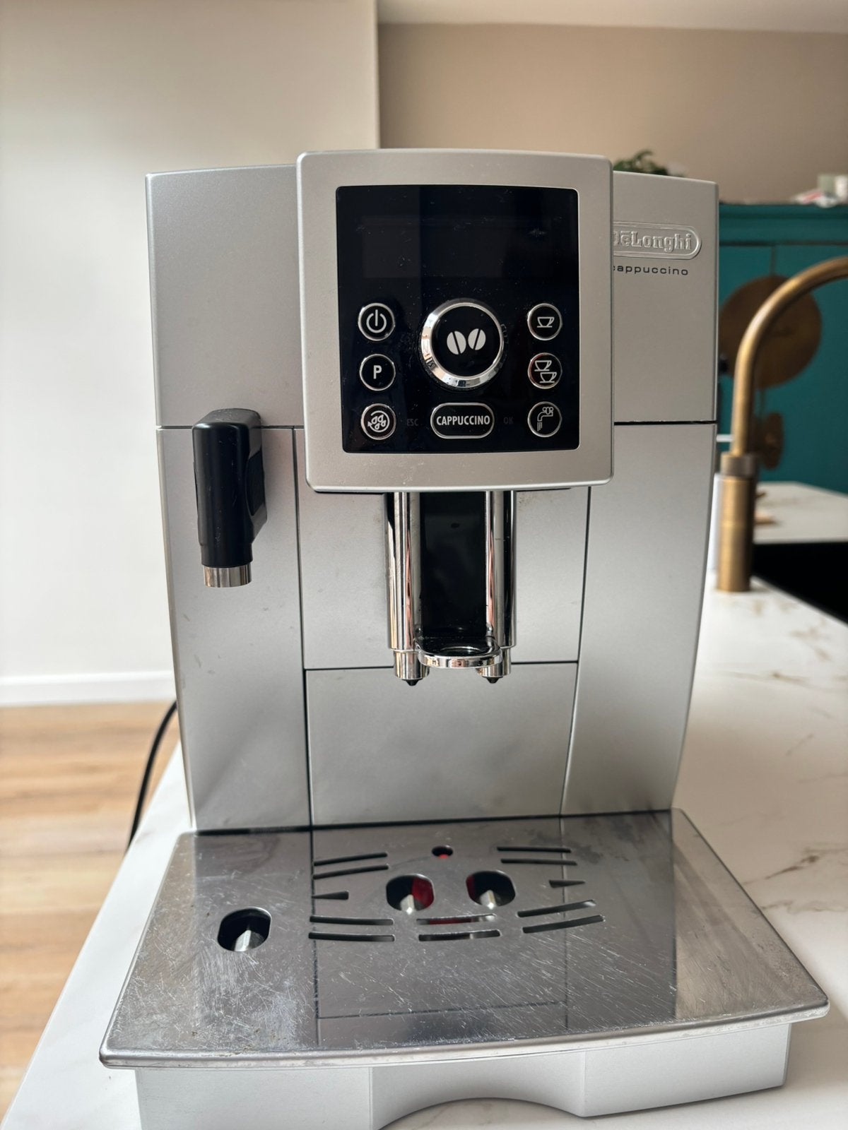 DeLonghi koffiezetapparaat, Witgoed en Apparatuur, Koffiezetapparaten, Ophalen, Gebruikt, Koffiemachine, Koffiebonen