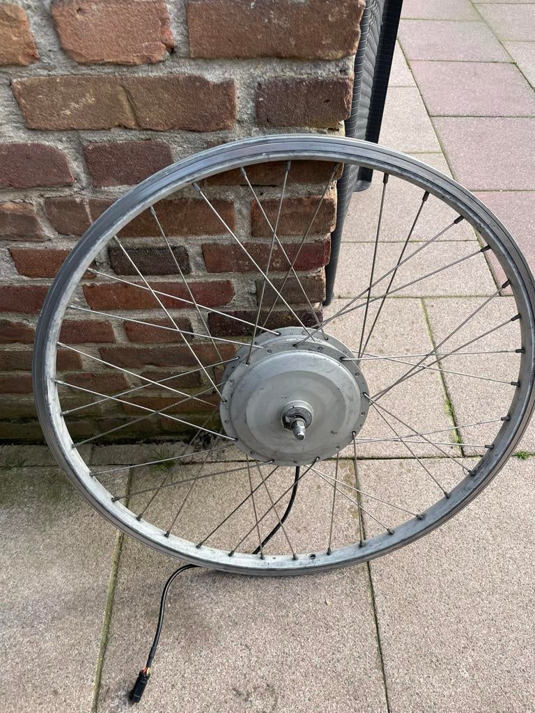 Voorwiel motor Koga Sparta Batavus 28 inch, Fietsen en Brommers, Fietsonderdelen, Ophalen of Verzenden, Zo goed als nieuw, Wiel