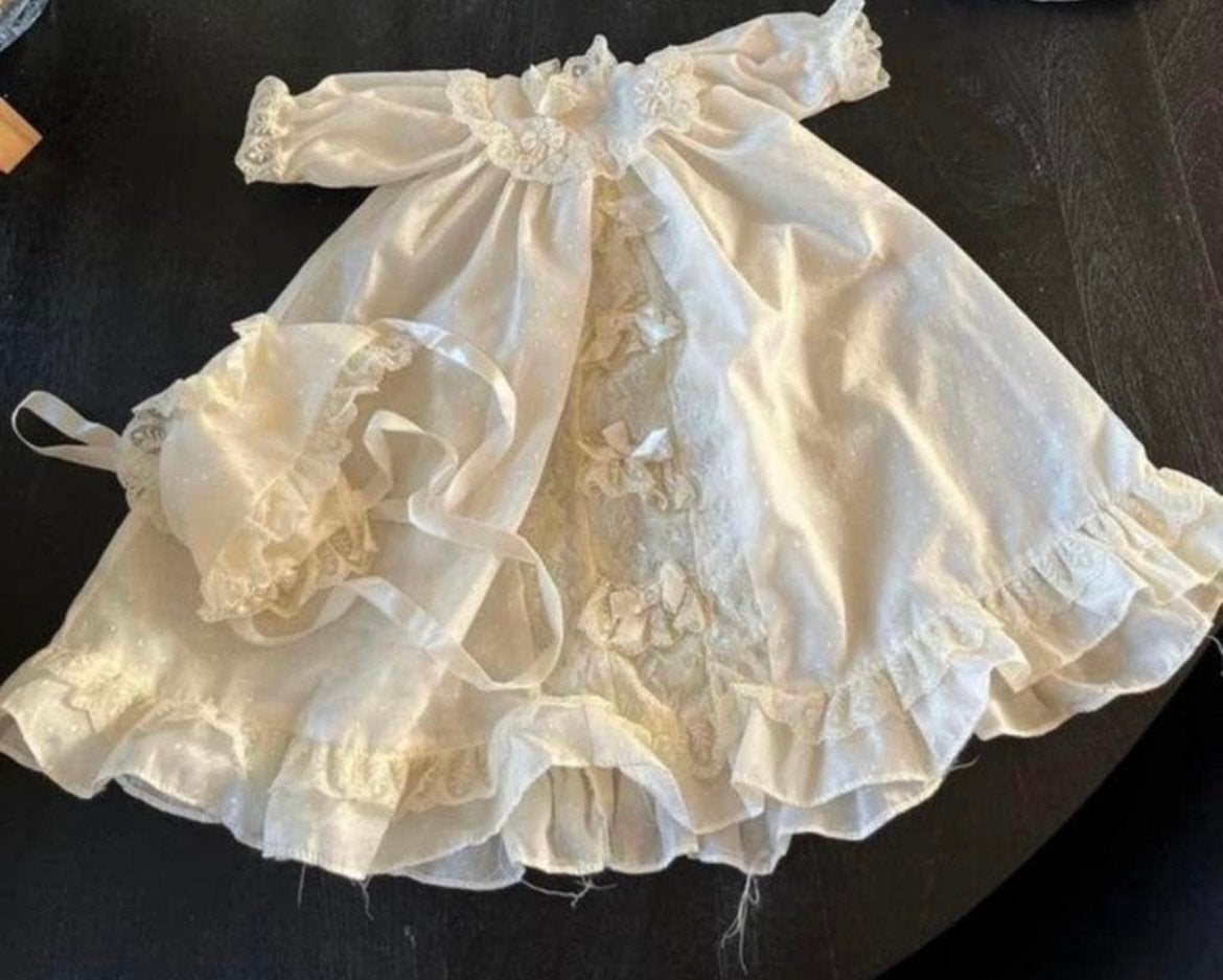 2 vintage broderie doopjurkjes compleet/kussen, Verzenden, Gebruikt, Jongetje of Meisje