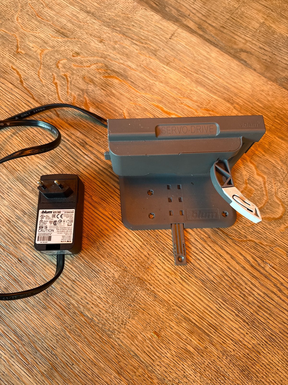 Blum Servo-Drive voor afvallade - Voetbediening, Kunststof, Ophalen of Verzenden, Grijs, Overige merken