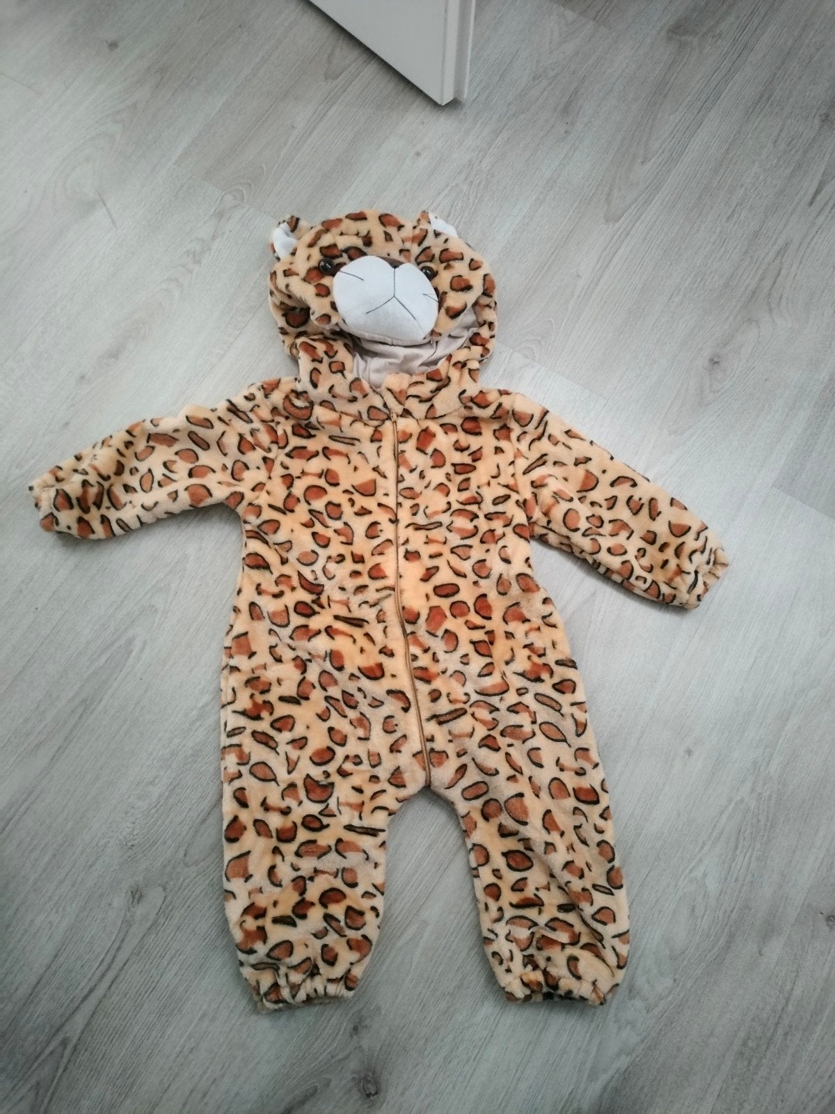 Schattig baby tijger pakje met staart - maat 80/66, Ophalen of Verzenden, Zo goed als nieuw, Onbekend, Jongetje of Meisje