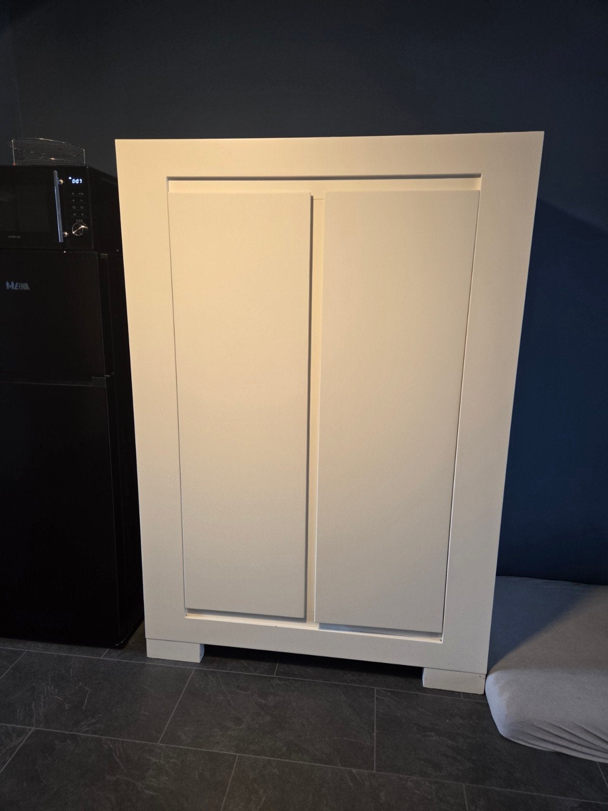 ​Zware kwaliteit design kast / buffetkast (Strak & Greeploos, Ophalen, Met plank(en), Gebruikt, 100 tot 150 cm