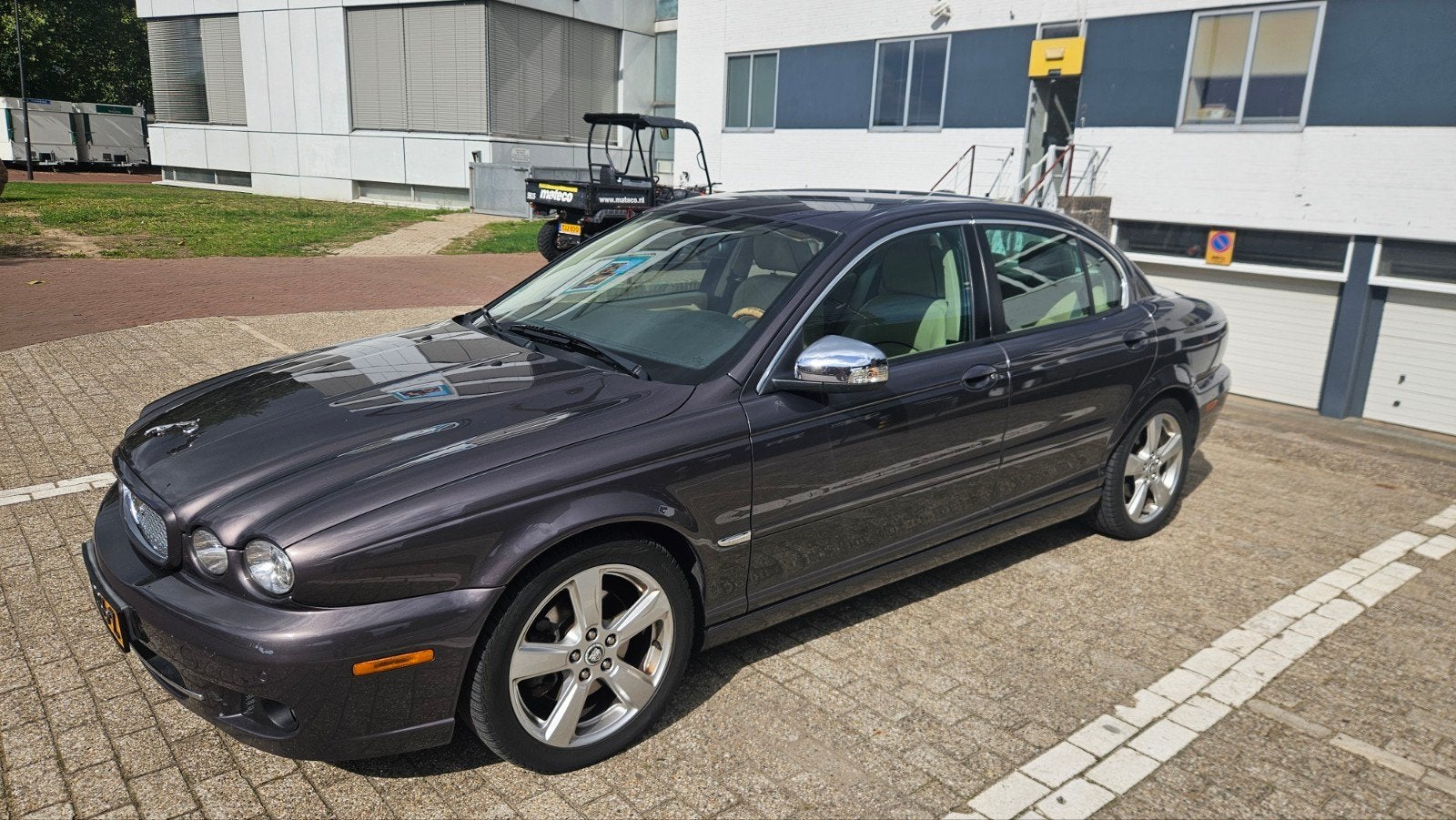 Jaguar X-Type 2.2 D I4 Executive AUT 2008 Grijs - defect, Auto's, 145 pk, Beige, 4 cilinders, 1445 kg