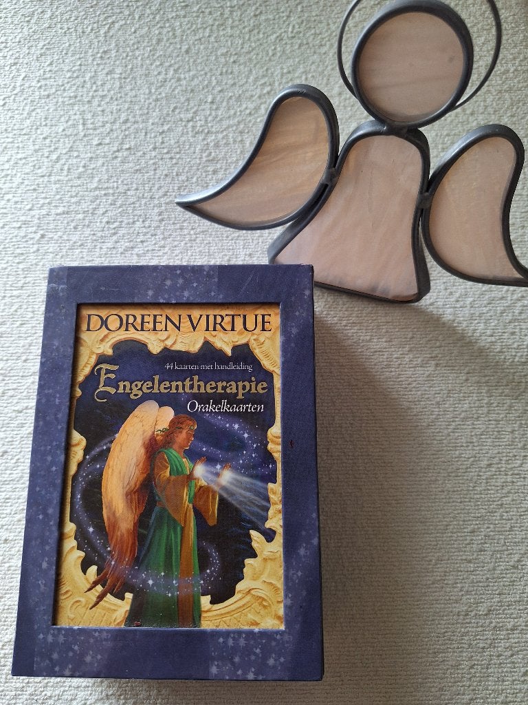 Engelentherapie luxe uitgave Doreen Virtue, Boeken, Ophalen of Verzenden, Zo goed als nieuw, Tarot of Kaarten leggen, Overige typen