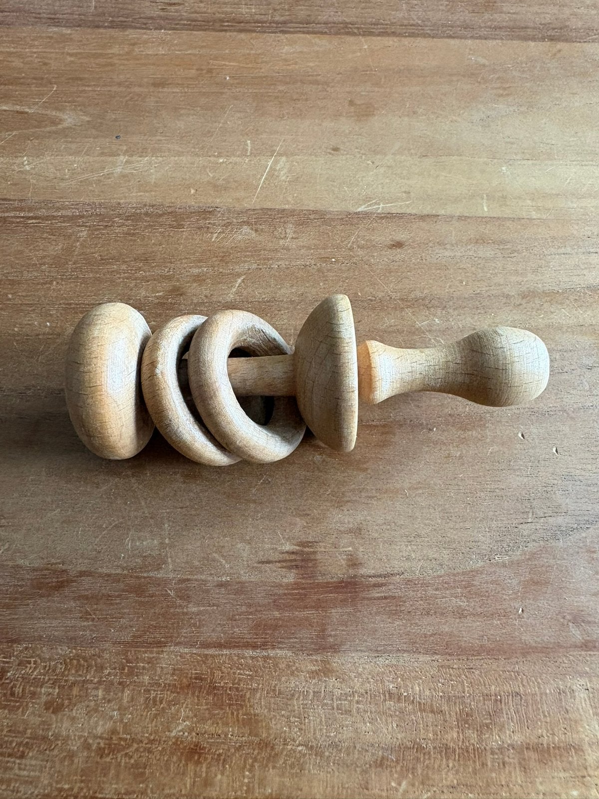 Houten rammelaar uit 1 stuk hout, Ophalen of Verzenden, Zo goed als nieuw, Overige typen