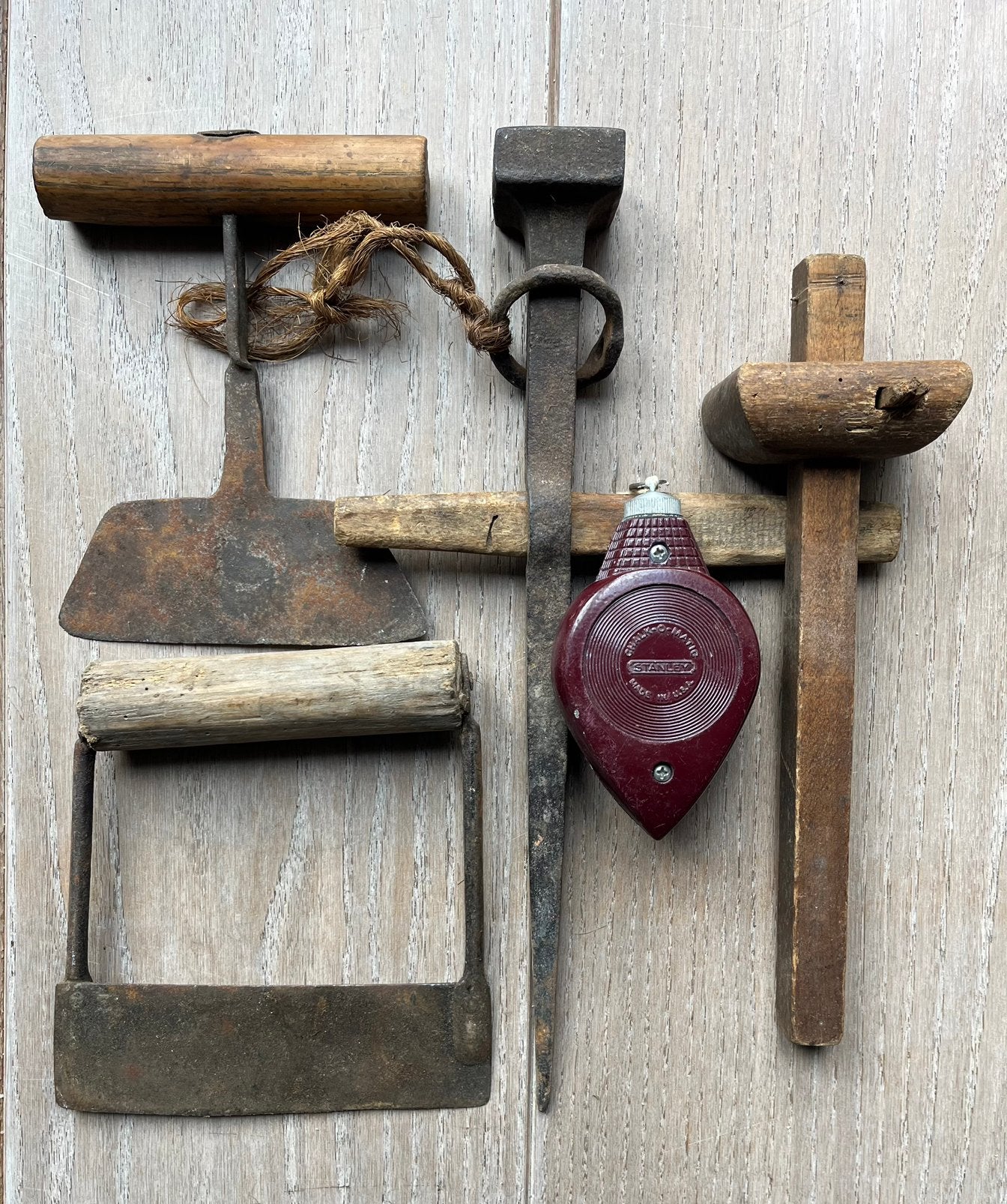 Antiek gereedschap, Ophalen