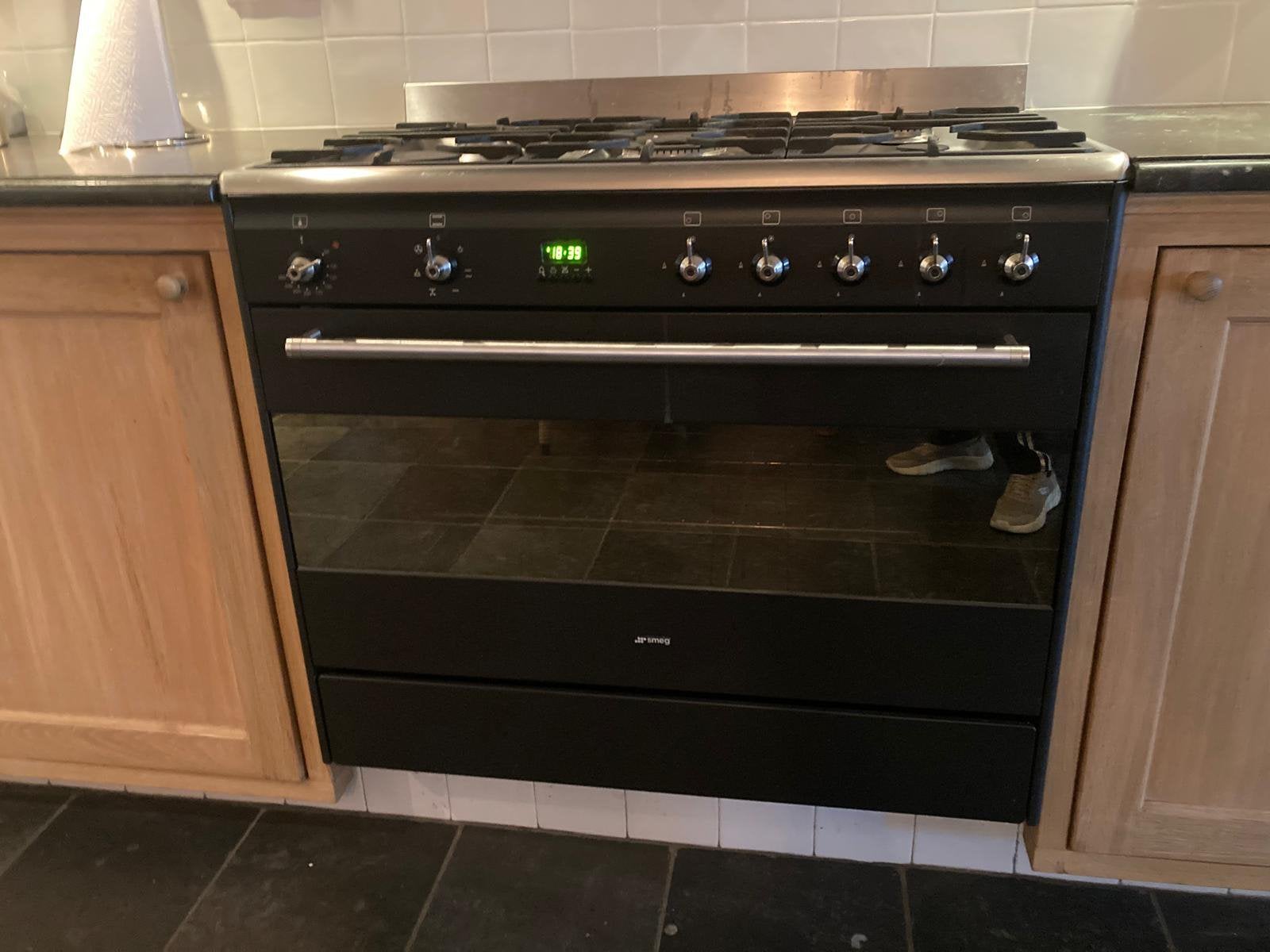SMEG gasfornuis 5 pits zwart, Ophalen, 60 cm of meer, Zo goed als nieuw, Gas
