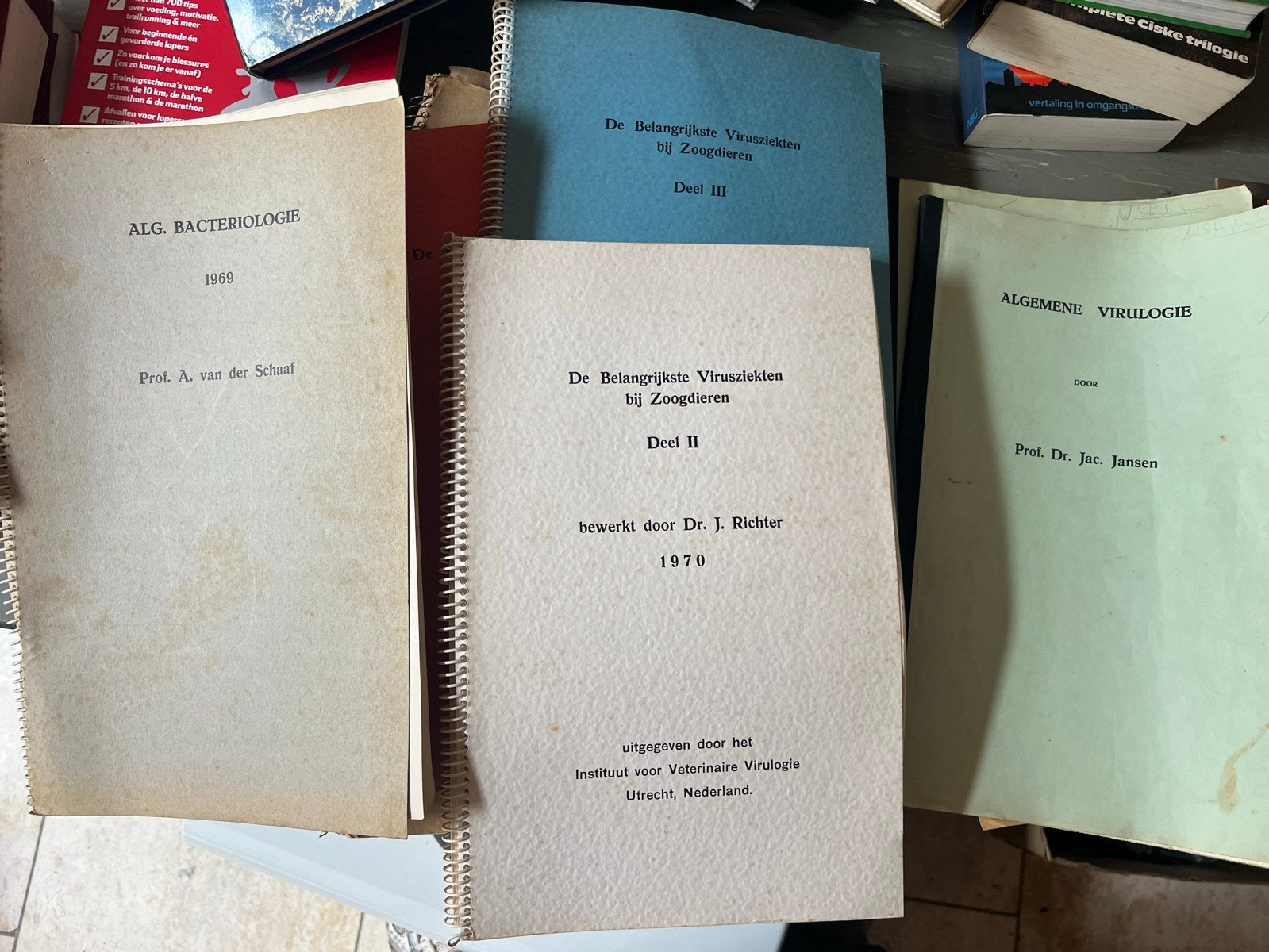 Oude wetenschappelijke boeken: Virologie, Bacteriologie, Che, Boeken, Studieboeken en Cursussen, Ophalen of Verzenden, Beta, Gelezen