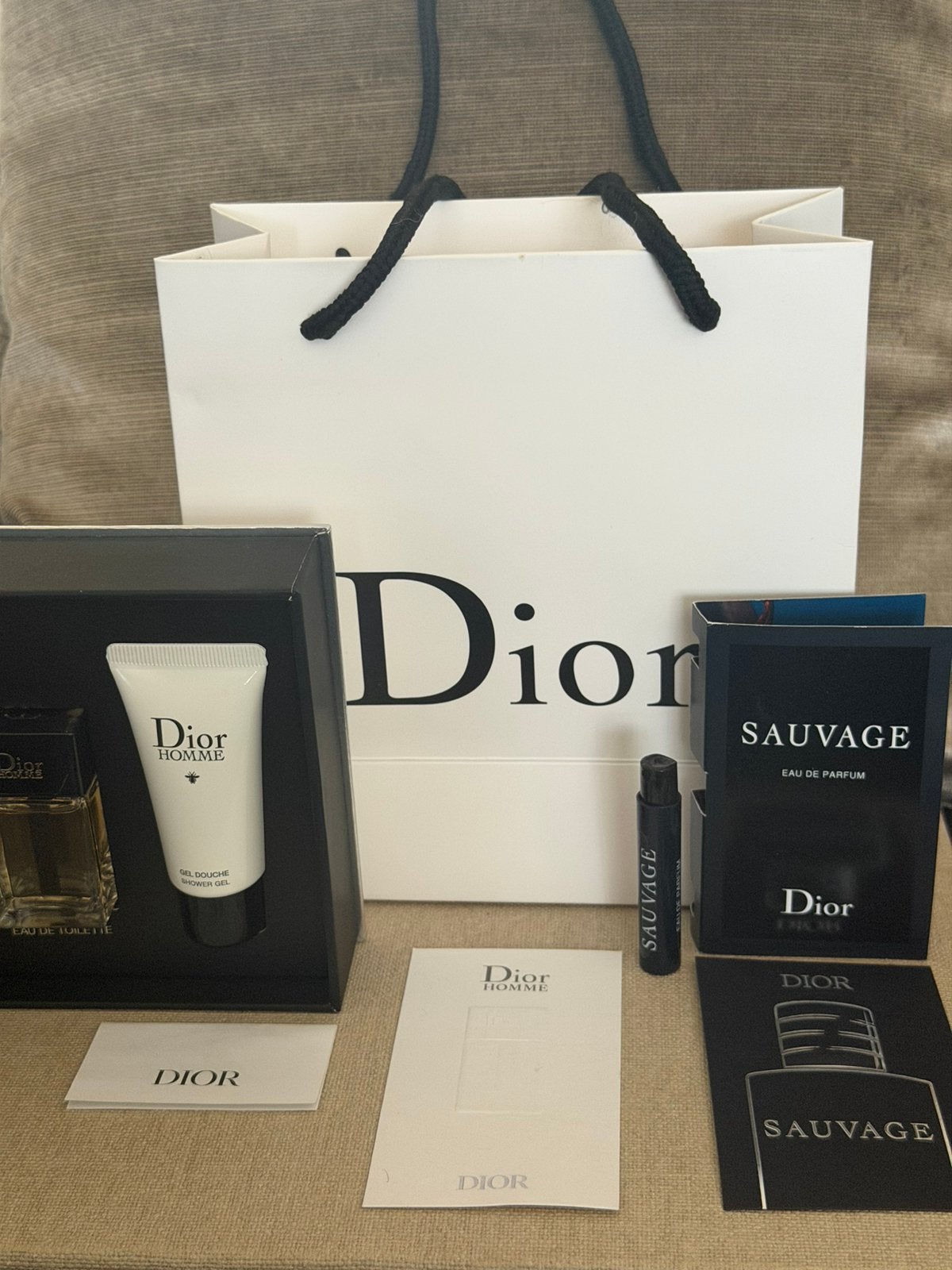 Dior Homme miniaturen set met 10 ml edt & 20 ml douchegel, Verzamelen, Parfumverzamelingen, Ophalen of Verzenden, Nieuw, Miniatuur