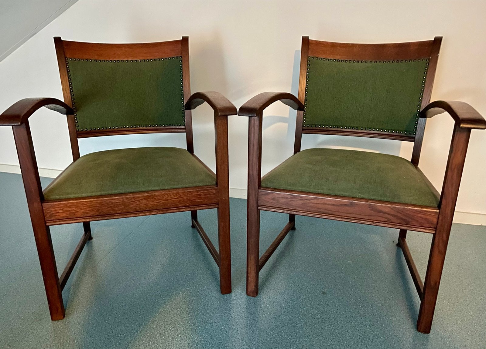 GRATIS - Set van 2 fauteuils met groene bekleding, Antiek en Kunst, Ophalen