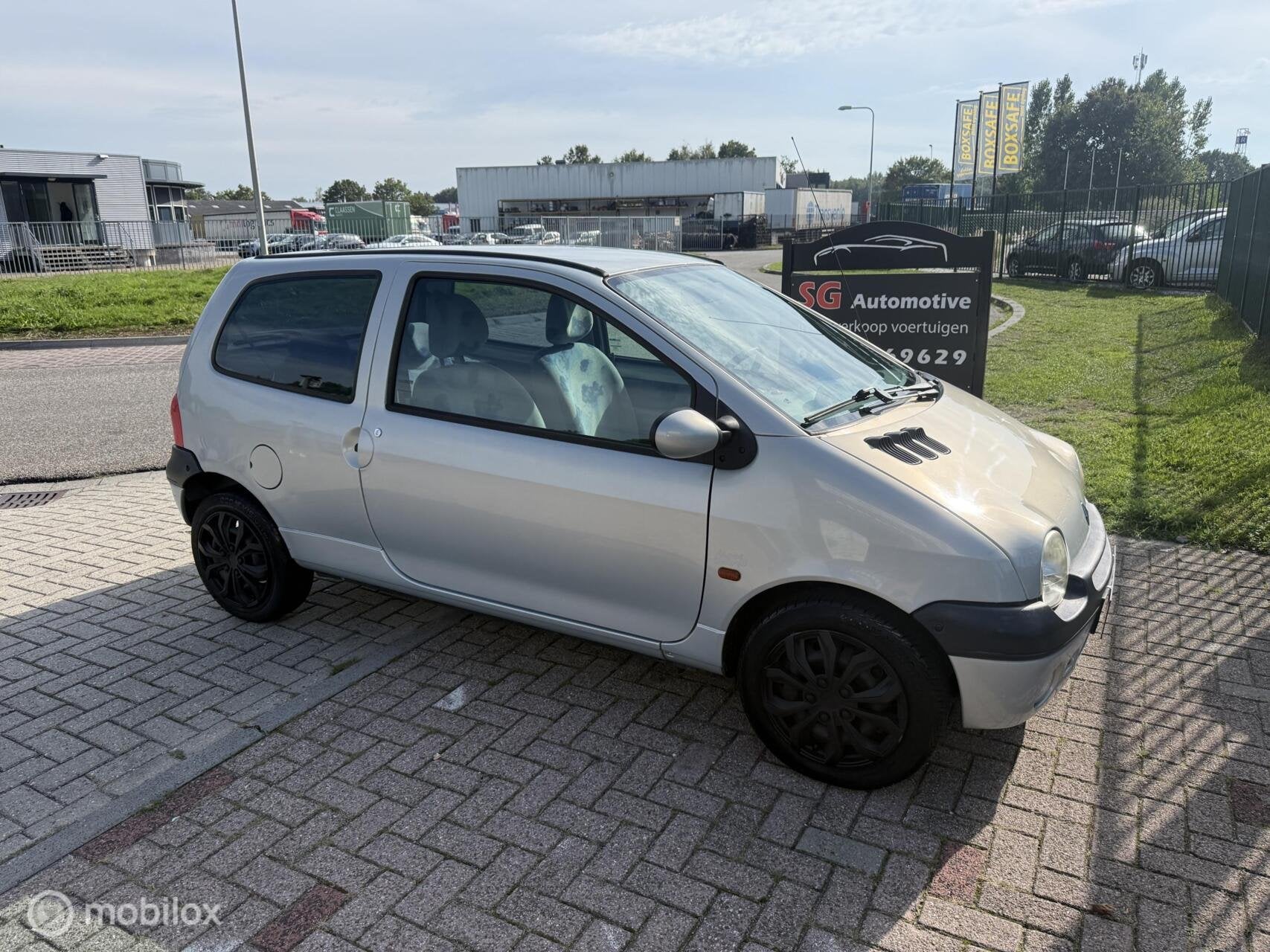 Renault Twingo 1.2 Hélios vaste prijs, Auto's, Voorwielaandrijving, Origineel Nederlands, Bedrijf, Handgeschakeld