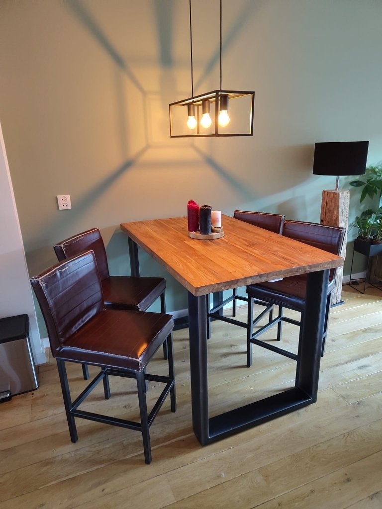 Romaro bartafel met bijpassende stoelen, Ophalen, Gebruikt, 4 tot 6 stoelen