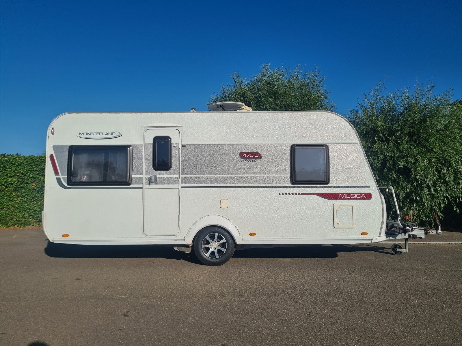 LMC Musica 470D ( incl. stallingsmogelijkheid ), Caravans en Kamperen, Rondzit, Frans bed, Bedrijf, 4 tot 5 meter