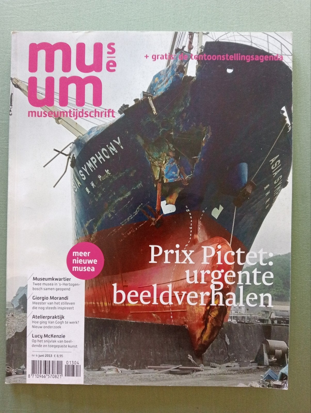 Museumtijdschrift Prix Pictet: urgente beeldverhalen (juni, Ophalen of Verzenden, Overige typen