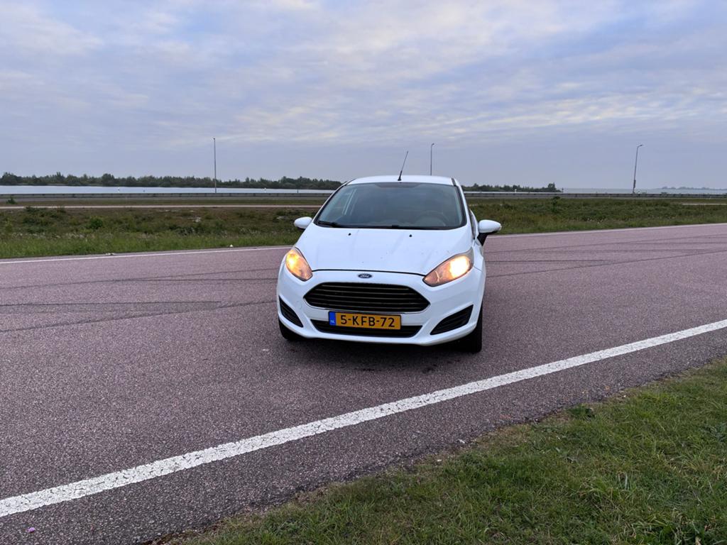 Ford Fiësta 1.0 48KW/65PK 3D 2013 Wit, 31 €/maand, Origineel Nederlands, Handgeschakeld, Particulier