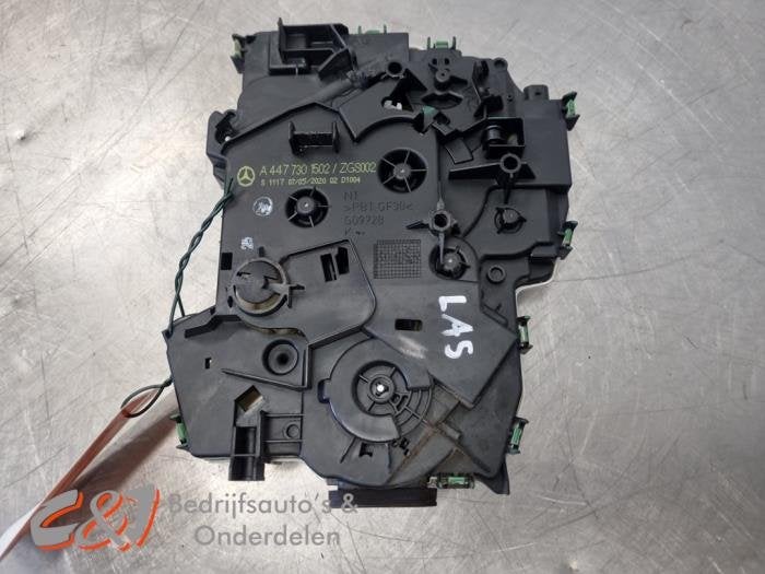 Deurslot Mechaniek 4Deurs links-achter van een Mercedes Vito, Gebruikt, -, Ophalen of Verzenden, -