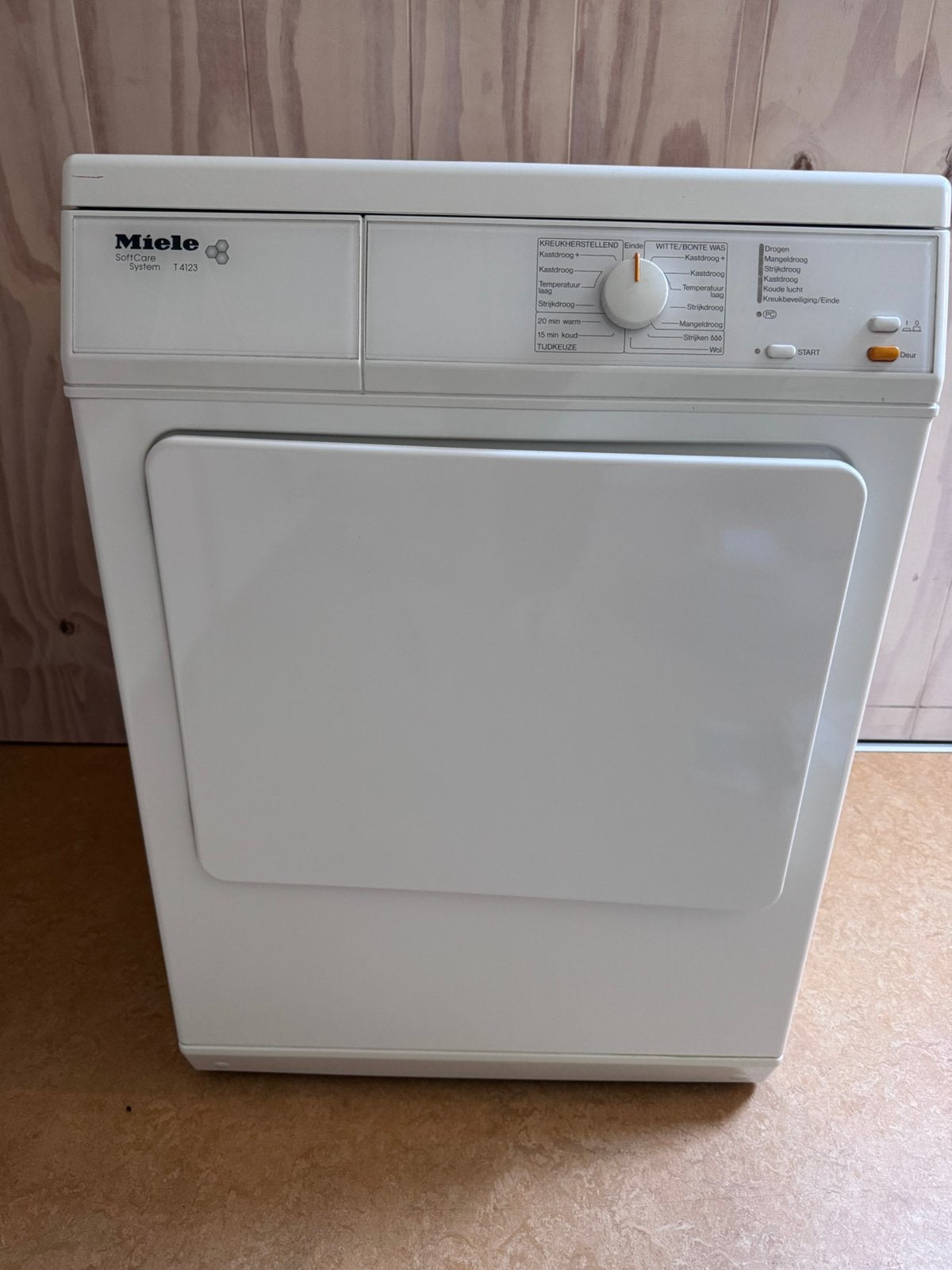 Een goed onderhouden Miele SoftCare System T4123 wasdroger., Ophalen, Zo goed als nieuw