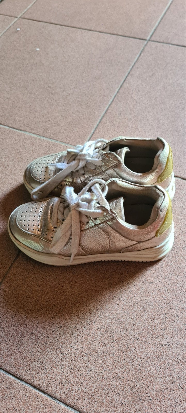 Shoesme gouden sneakers maat 28, Ophalen, Gebruikt, Meisje, Schoenen