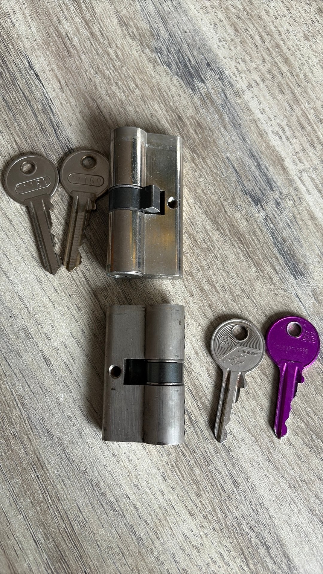 2 sloten met slotels, Doe-het-zelf en Verbouw, Ophalen of Verzenden, Gebruikt