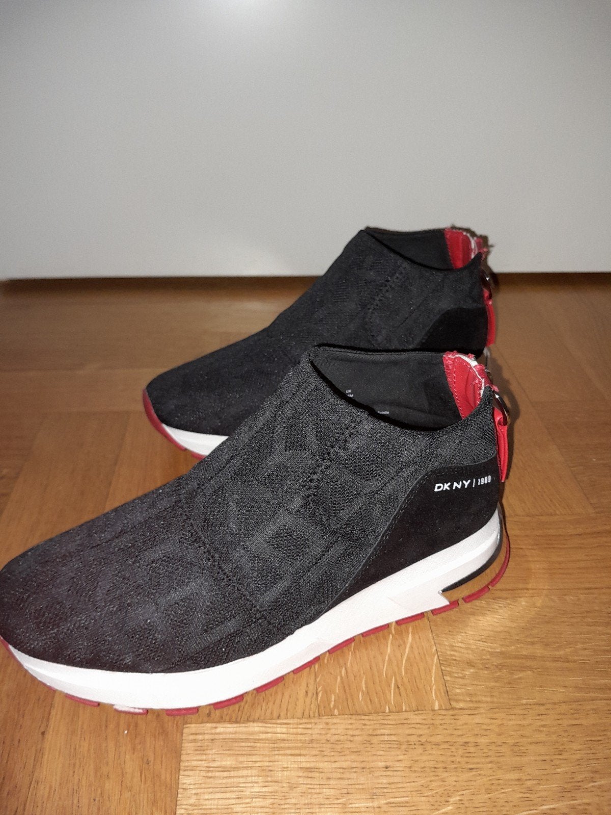 Nieuwe DKNY sneakers maat 37,5, Zwart, DKNY, Nieuw, Ophalen of Verzenden