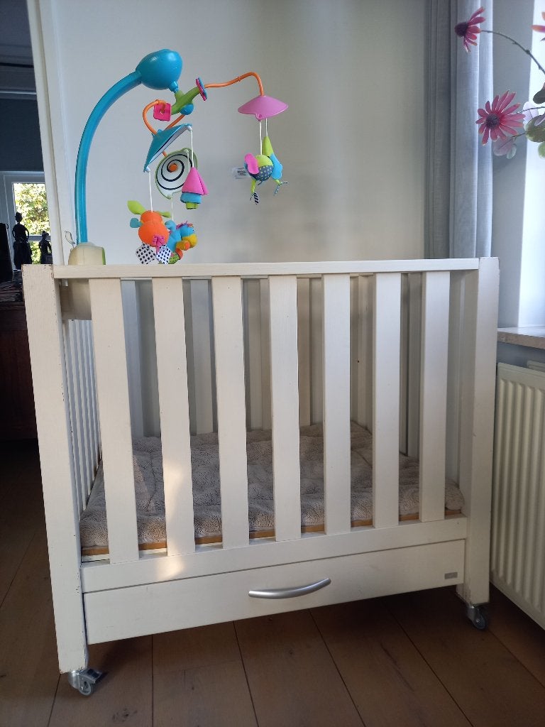 box, met boxkleed en boxmobiel, Kinderen en Baby's, Ophalen, Gebruikt, Vierkant, Boxkleed